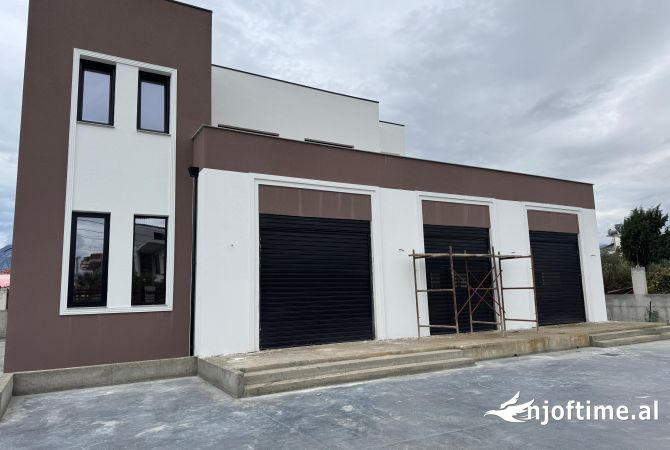 Jepet me qira ambjent biznesi ne Kamez