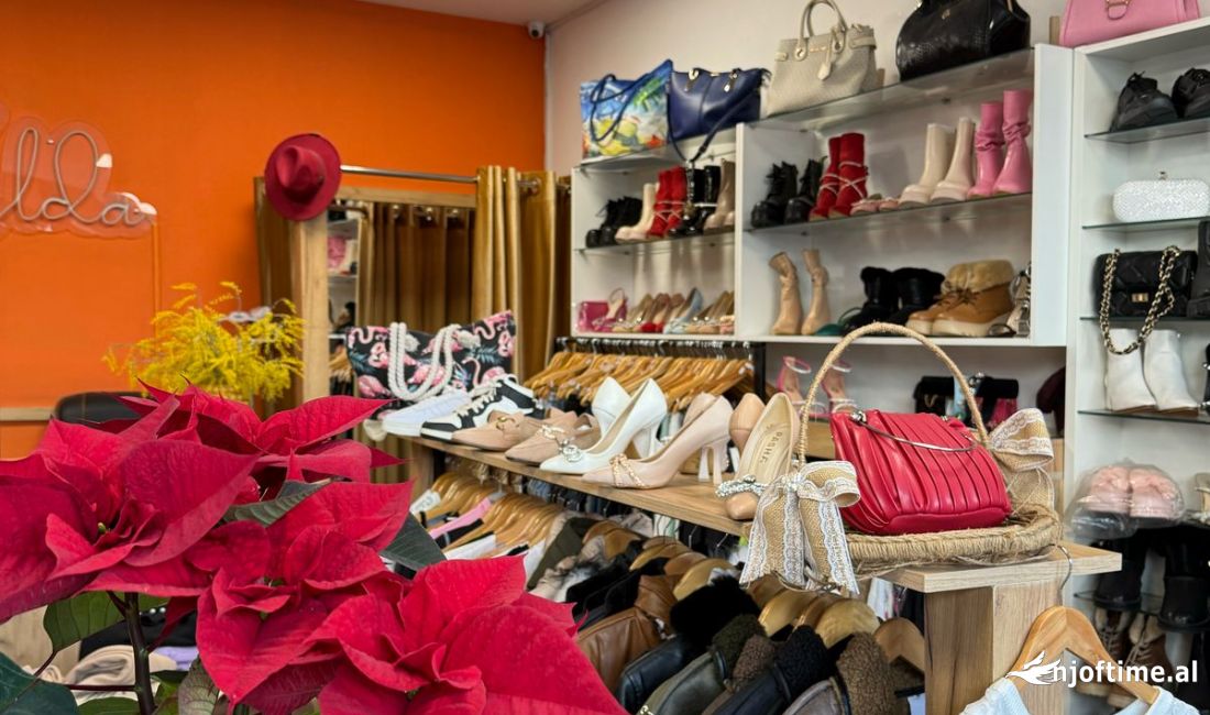Shitet biznes Butik Rrobash (per femra) ne zonen e Astirit