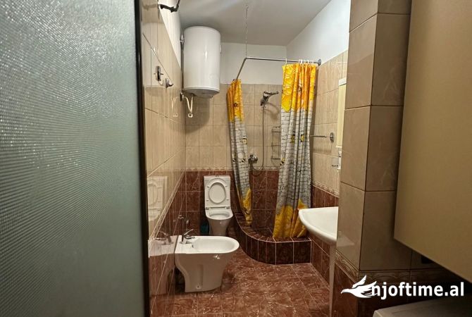 Shtepi me qera Apartament ne Tirane, 2+1, Mobilimi E mobiluar, Pagesa 550  Euro.