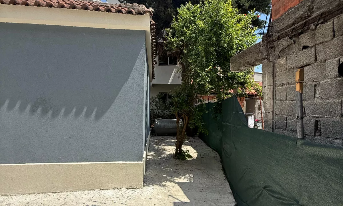 Jepet me qira shtepi private me oborr ne Don Bosko