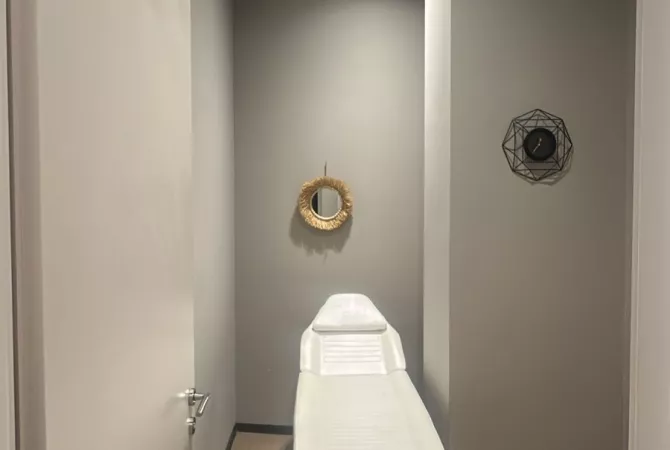 Jepet me qira ambjent biznesi ose shitet aktiviteti i qendres estetike ne Astir