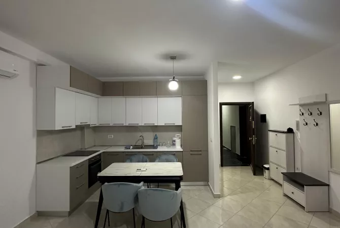 Shtepi ne shitje Apartament ne Tirane, 2+1, Mobilimi E mobiluar, Pagesa 142,500  Euro.