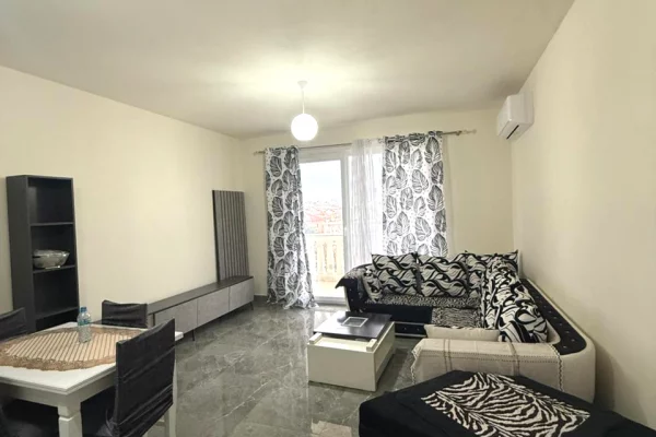 Shtepi me qera Apartament ne Tirane, 2+1, Mobilimi E mobiluar, Pagesa 450  Euro.