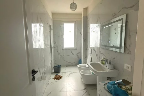 Shtepi me qera Apartament ne Tirane, 2+1, Mobilimi E mobiluar, Pagesa 450  Euro.