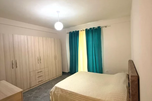 Shtepi me qera Apartament ne Tirane, 2+1, Mobilimi E mobiluar, Pagesa 450  Euro.