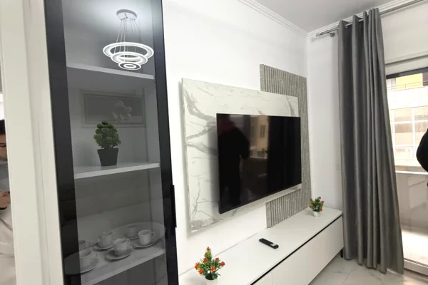 Shtepi me qera Apartament ne Tirane, 2+1, Mobilimi E mobiluar, Pagesa 550  Euro.