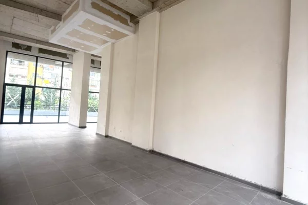 Jepen me qira ambjente biznesi, te ndara ose te gjitha bashke 