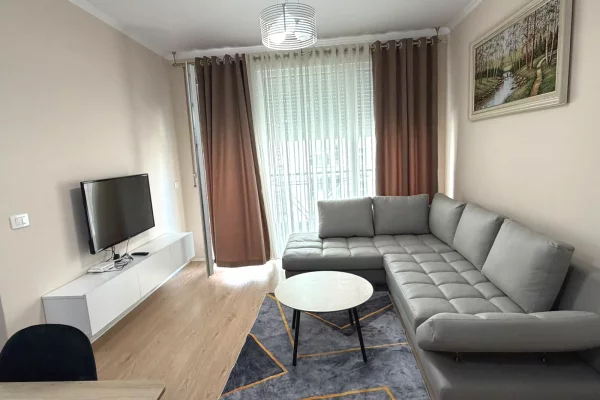 Shtepi me qera 2+1 ne Tirane - 750 Euro