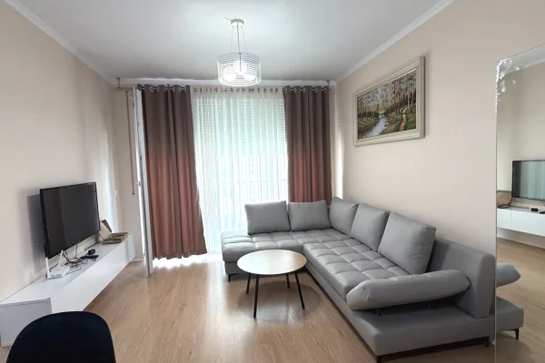 Shtepi me qera Apartament ne Tirane, 2+1, Mobilimi E mobiluar, Pagesa 750  Euro.
