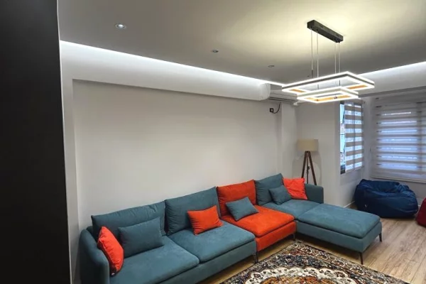 Shtepi me qera Apartament ne Tirane, 3+1, Mobilimi E mobiluar, Pagesa 1,000  Euro.