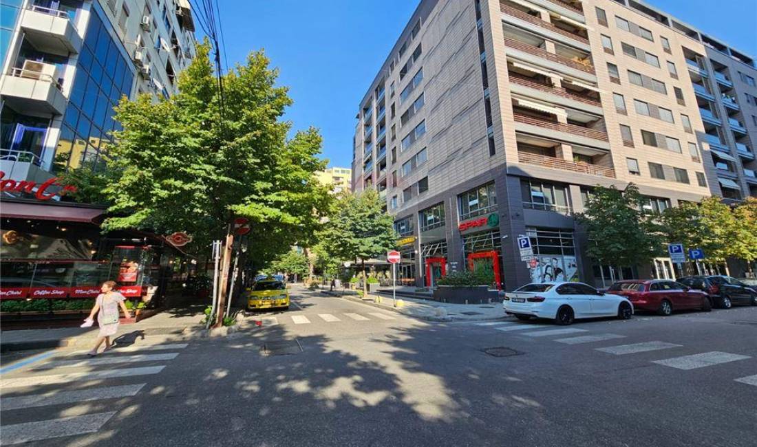 Shitet Ambjent Biznesi ne Bllok