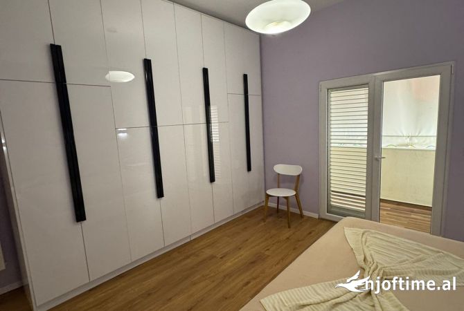 Appartamento in affitto a Tirana 2+1, Arredato