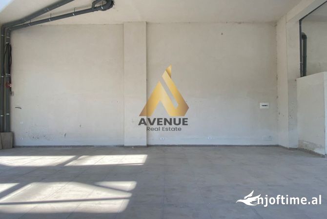 SHITET AMBIENT KOMERCIAL TEK ISH PRO FARMA, TIRANË  
