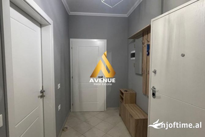 Appartamento in affitto a Tirana 2+1, Arredato