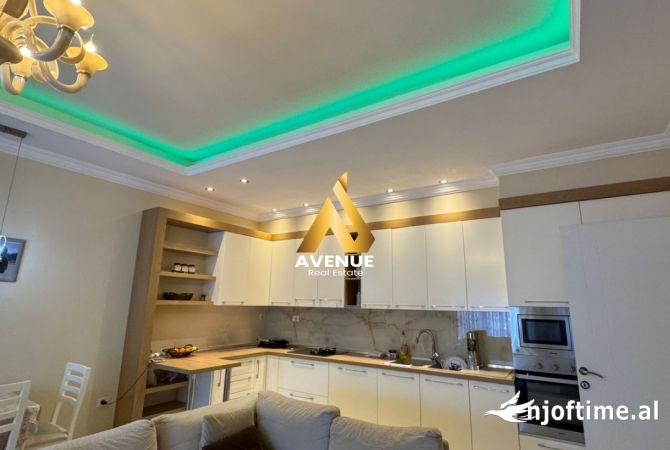 Appartamento in vendita a Tirana 3+1, Arredato