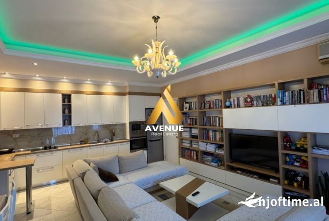 Appartamento in vendita a Tirana 3+1, Arredato