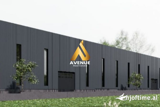 Ambiente Commerciale in Vendita 3+1 a Tirana - 4,420 Euro