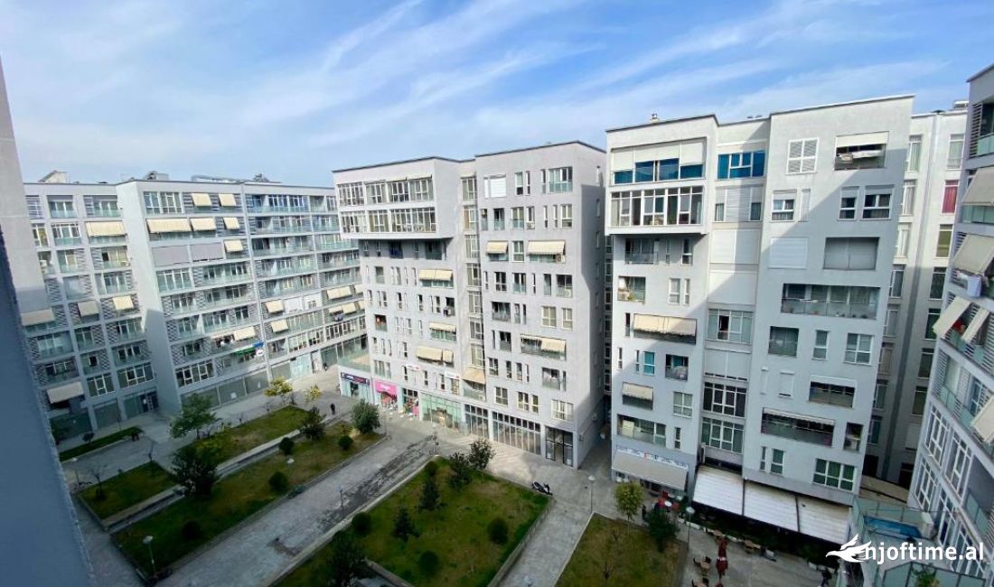 JEPEN ME QERA  2 AMBIENTE BIZNESI TEK KOMUNA E PARISIT, TIRANE   