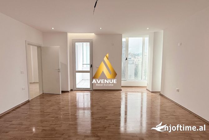 Ambiente Commerciale in Affitto 3+1 a Tirana - 1,700 Euro