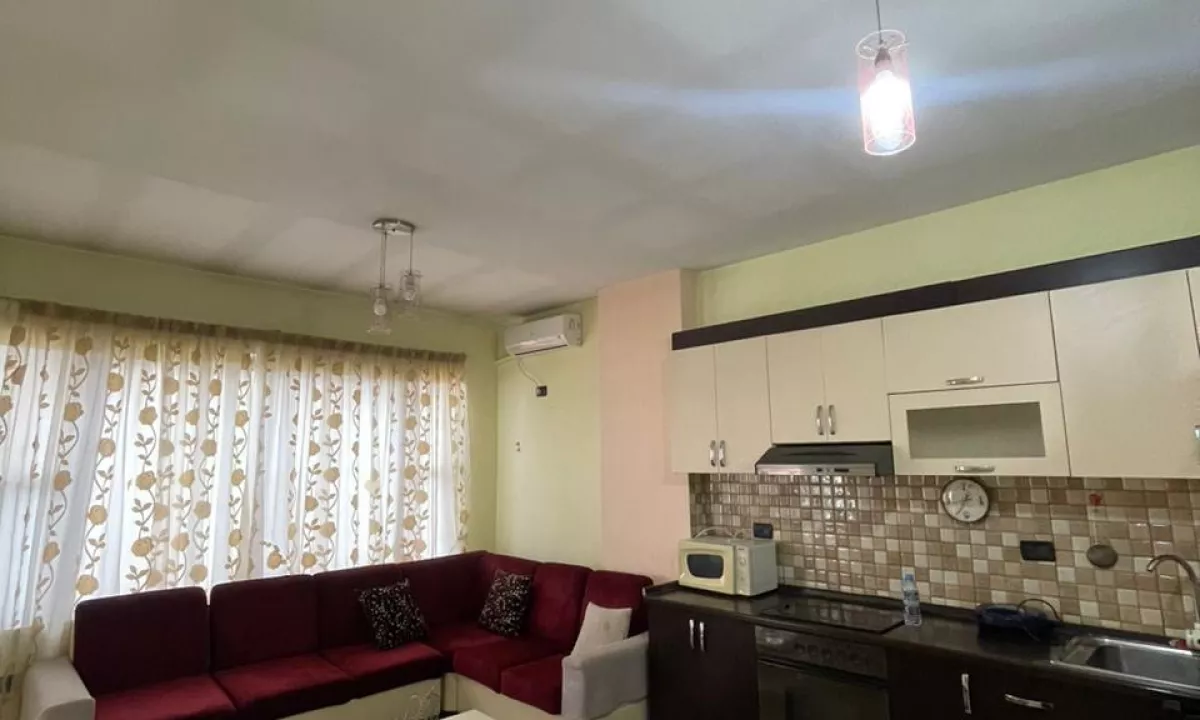 Appartamento in vendita a Tirana 2+1, Arredato