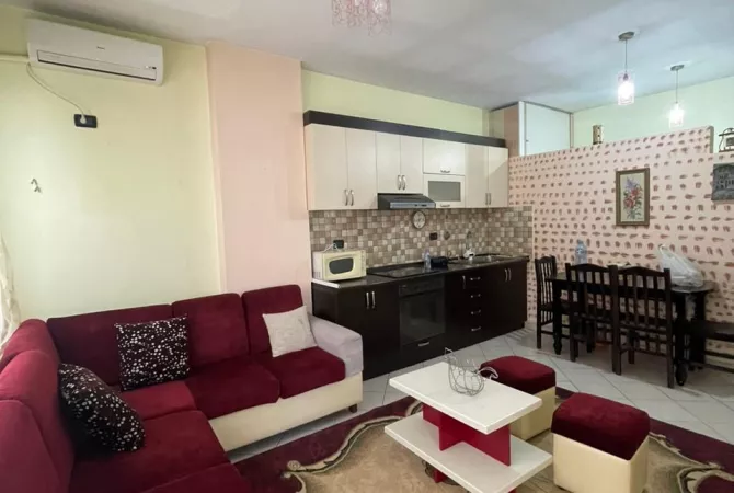 Appartamento in vendita a Tirana 2+1, Arredato