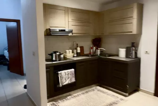 Appartamento in vendita a Tirana 2+1, Arredato