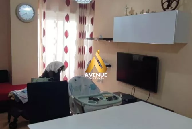 Shtepi me qera Apartament ne Tirane, 2+1, Mobilimi E mobiluar, Pagesa 450  Euro.