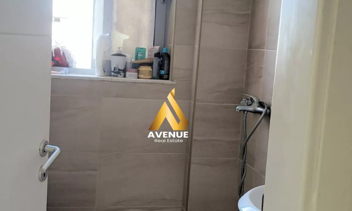 Shtepi ne shitje Apartament ne Tirane, 1+1, Mobilimi E mobiluar, Pagesa 105,000  Euro.