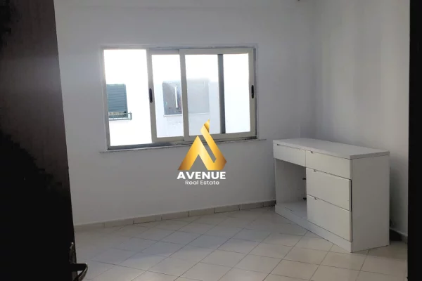 Shtepi me qera Apartament ne Tirane, 2+1, Mobilimi Bosh, pa mobiluar, Pagesa 30,000  Leke.