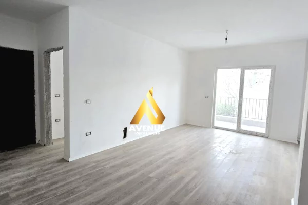  Shitet Apartament 1+1 në Kompleksin AURA  