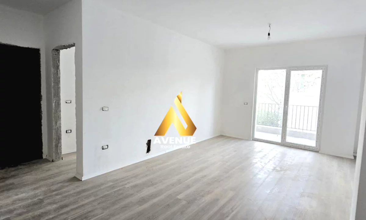 Shtepi ne shitje Apartament ne Tirane, 1+1, Mobilimi Bosh, pa mobiluar, Pagesa 126,000  Euro.