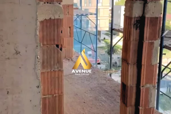 Shtepi ne shitje Apartament ne Tirane, 1+1, Mobilimi Bosh, pa mobiluar, Pagesa 112,600  Euro.