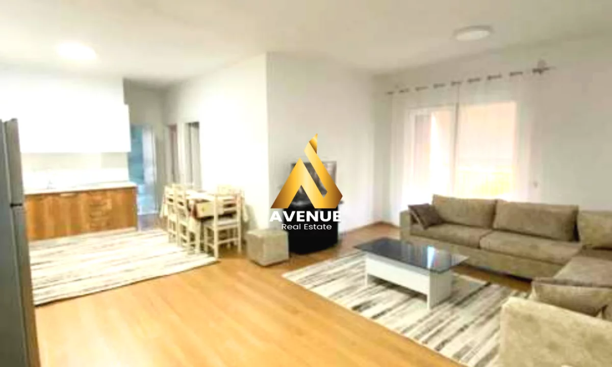 Shtepi me qera Apartament ne Tirane, 3+1, Mobilimi E mobiluar, Pagesa 650  Euro.