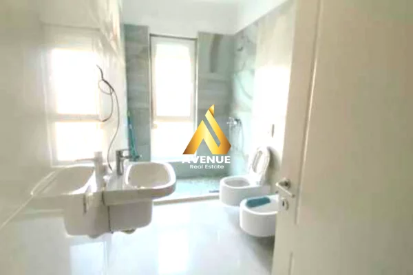 Shtepi me qera Apartament ne Tirane, 3+1, Mobilimi E mobiluar, Pagesa 650  Euro.