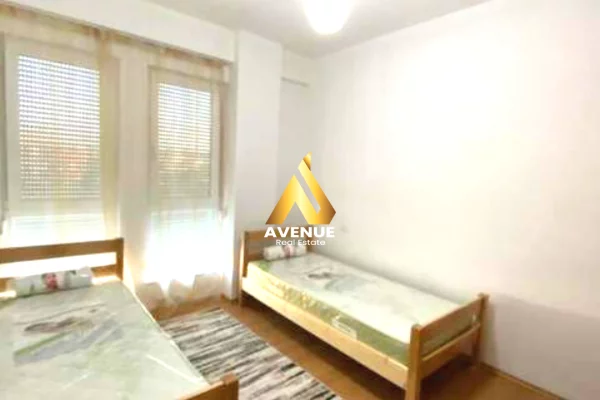 Shtepi me qera Apartament ne Tirane, 3+1, Mobilimi E mobiluar, Pagesa 650  Euro.