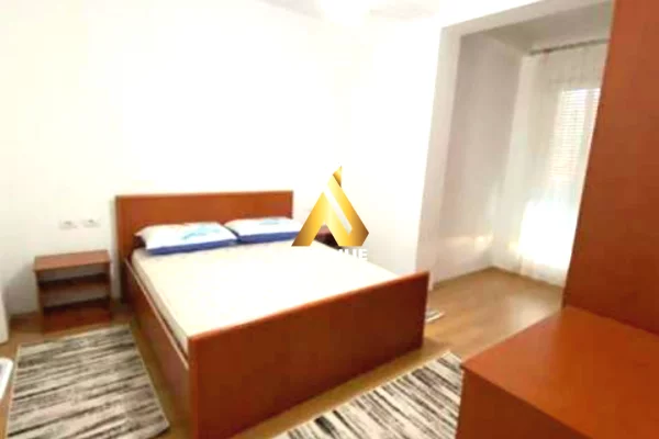 Shtepi me qera Apartament ne Tirane, 3+1, Mobilimi E mobiluar, Pagesa 650  Euro.