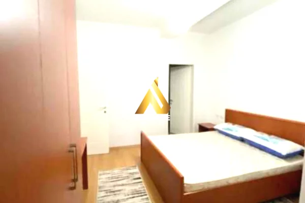 Shtepi me qera Apartament ne Tirane, 3+1, Mobilimi E mobiluar, Pagesa 650  Euro.