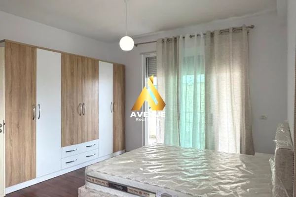 Shtepi me qera Apartament ne Tirane, 2+1, Mobilimi E mobiluar, Pagesa 700  Euro.