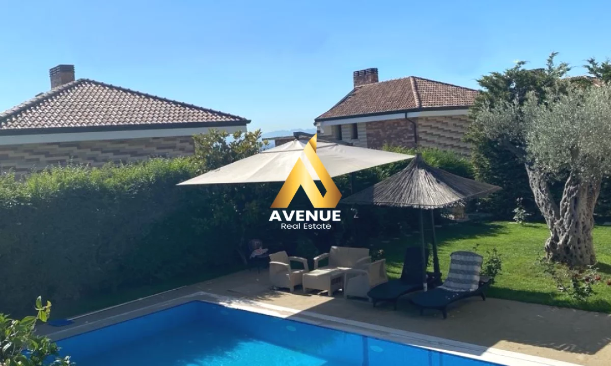 Shtepi ne shitje Vila Luksoze ne Tirane, 3+1, Mobilimi Bosh, pa mobiluar, Pagesa 475,800  Euro.