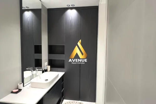 Appartamento in vendita a Tirana 2+1, Arredato