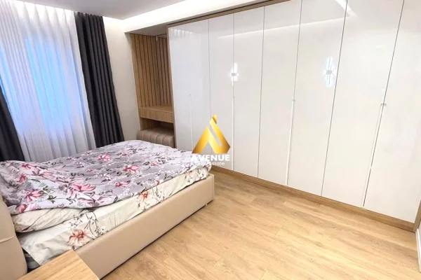 Shtepi me qera Apartament ne Tirane, 2+1, Mobilimi E mobiluar, Pagesa 1,250  Euro.