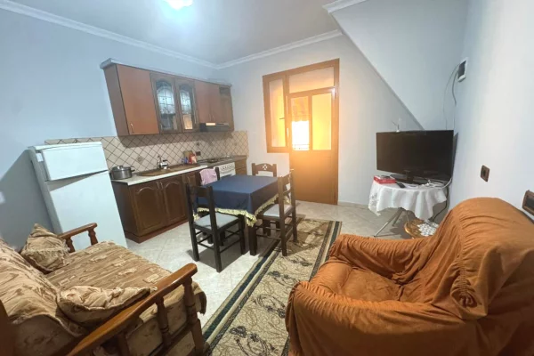 Jepet me Qira Apartament 1+1 – i Mobiluar, Kamëz  