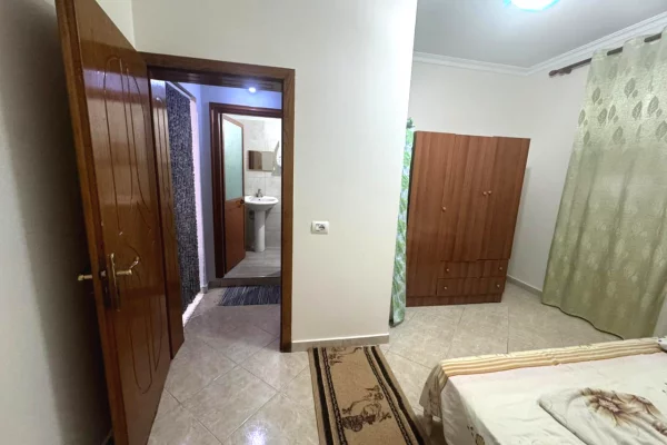 Shtepi me qera Shtepi Private ne Tirane, 1+1, Mobilimi E mobiluar, Pagesa 25,000  Leke.