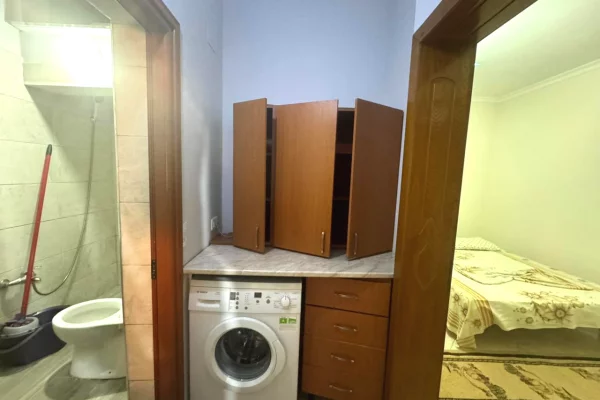 Shtepi me qera Shtepi Private ne Tirane, 1+1, Mobilimi E mobiluar, Pagesa 25,000  Leke.