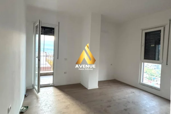 Appartamento in vendita a Tirana 2+1, Vuoto