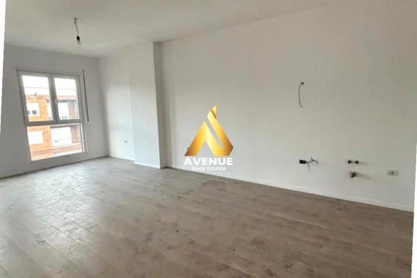 Shtepi ne shitje Apartament ne Tirane, 2+1, Mobilimi Bosh, pa mobiluar, Pagesa 171,700  Euro.