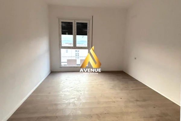 Shtepi ne shitje Apartament ne Tirane, 2+1, Mobilimi Bosh, pa mobiluar, Pagesa 171,700  Euro.