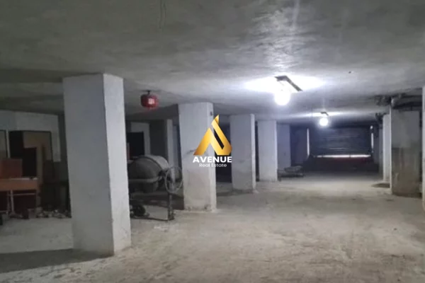 2 Poste Parkimi në Shitje – Condor Center, Rruga e Kavajës, Tiranë  