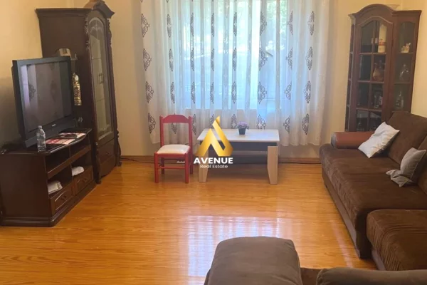 Shtepi me qera Apartament ne Tirane, 2+1, Mobilimi E mobiluar, Pagesa 350  Euro.