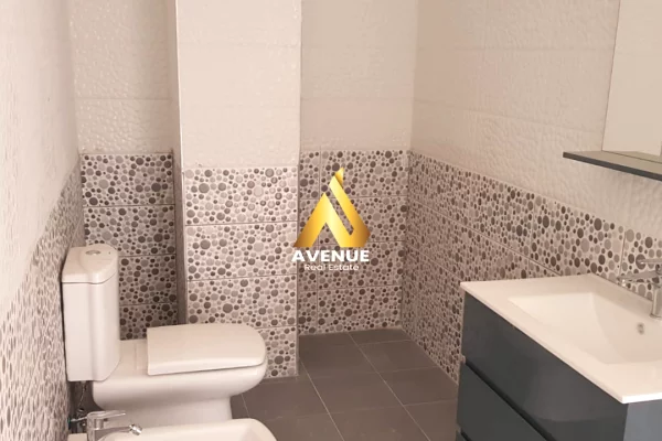 Appartamento in vendita a Tirana 3+1, SemiArredato